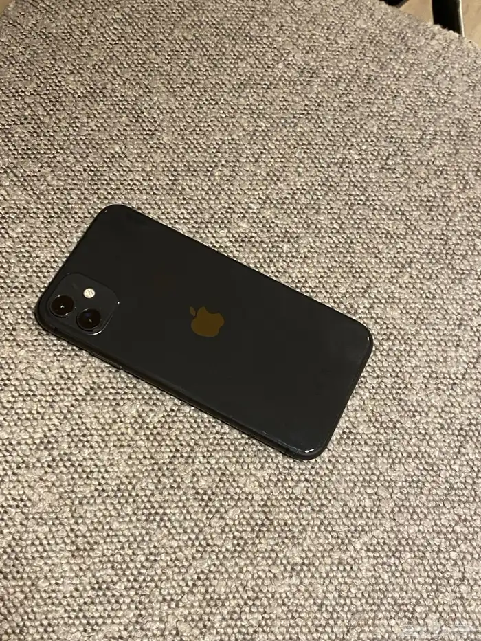 ايفون 11 اسود 128 قيقا مو مفكوك من قبل 1