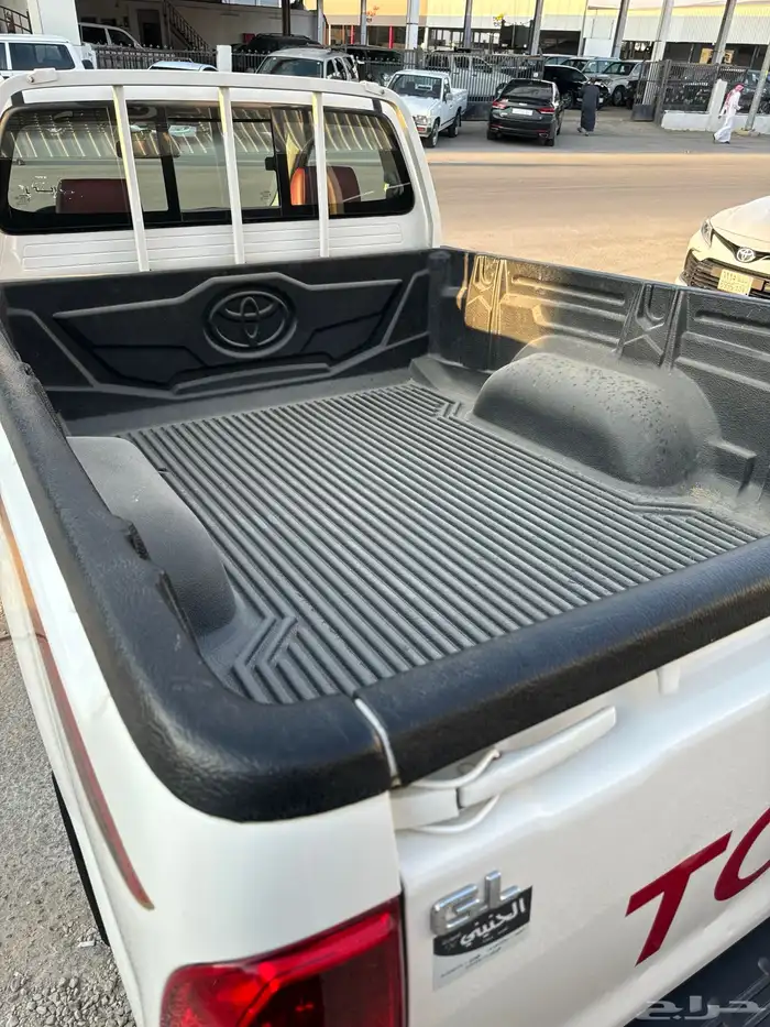 تويوتا هايلوكس 2014 GL سعودي عداد 167 الف 10