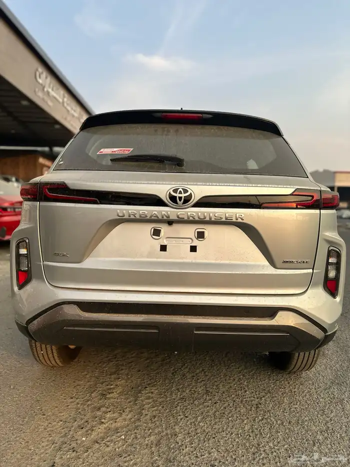 تويوتا اوربان كروزر فل موديل 2026 جديد فقط 5