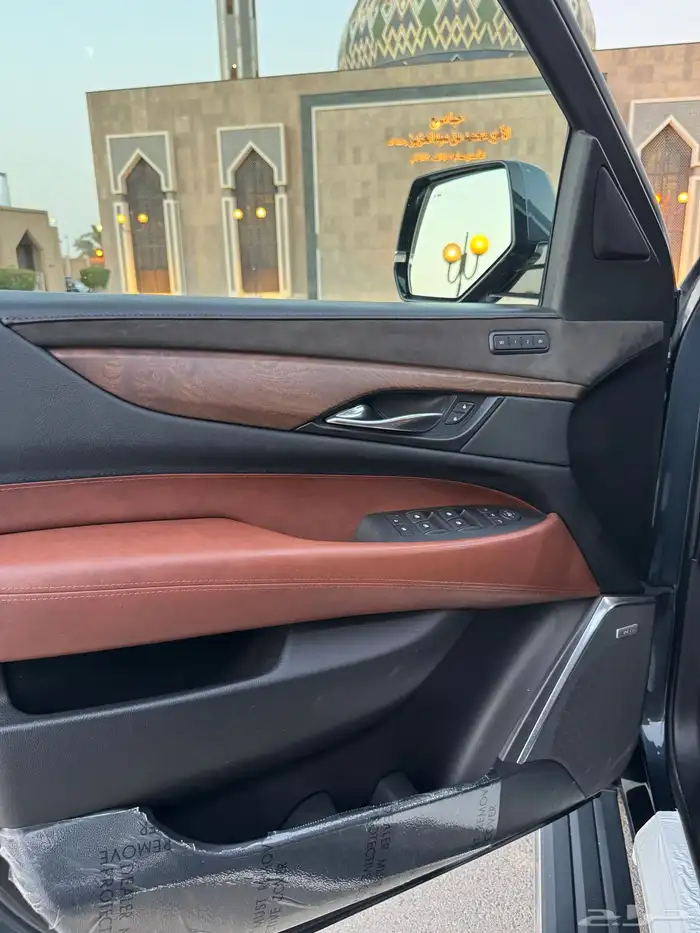 اسكاليد 2019 بريميوم (ملكي) الجميح نظيف جدا 74