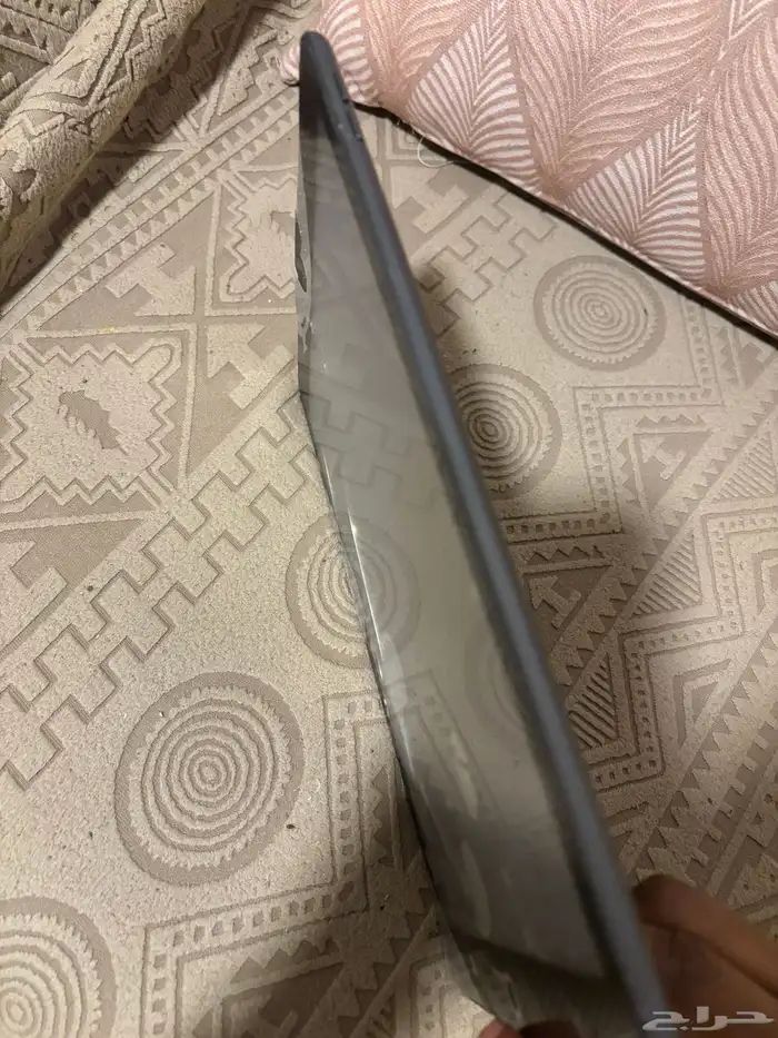 ايباد الجيل التاسع نظيف مشكلته بس شاشه علي سوم الجاد يتواصل 7