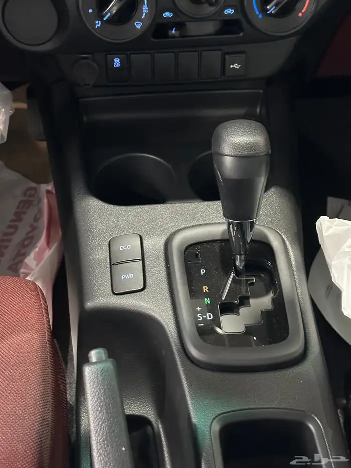 هايلوكس غمارتين بنزين اتوماتيك طيس GLX موديل 2026 13