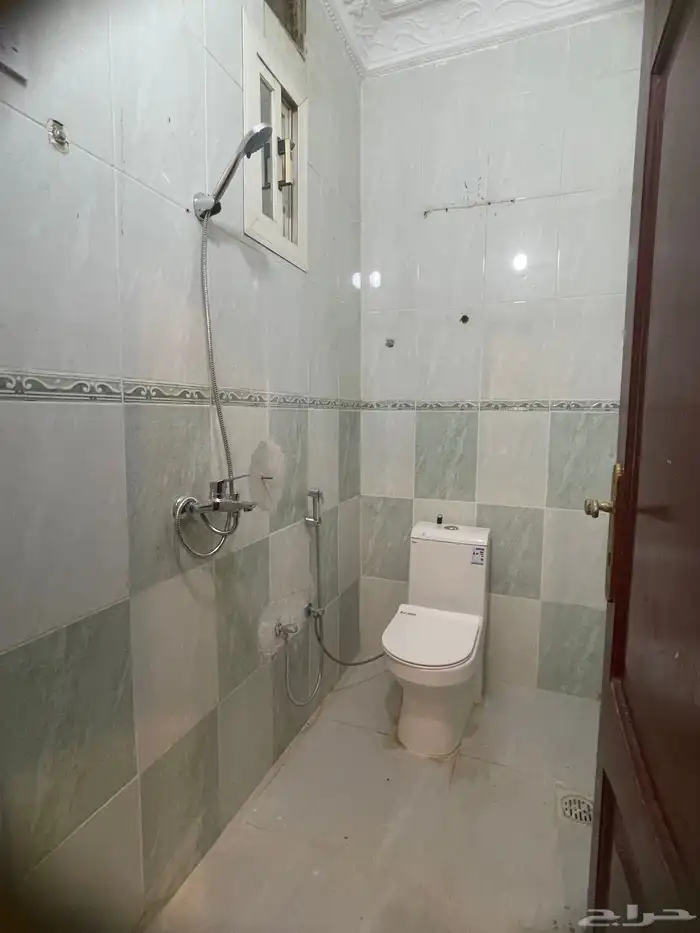 شقة 5 غرف مدخل مستقل - الليث 1