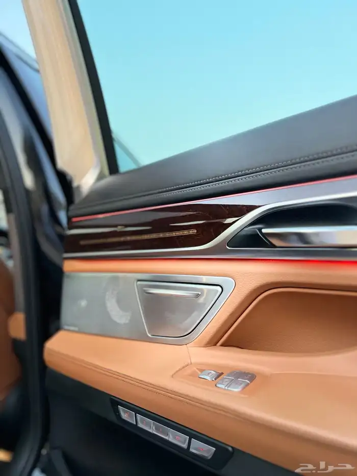 بي ام دبليو 750li ممشى قليل 2016 قمة النظافة بحالة الوكالة 41