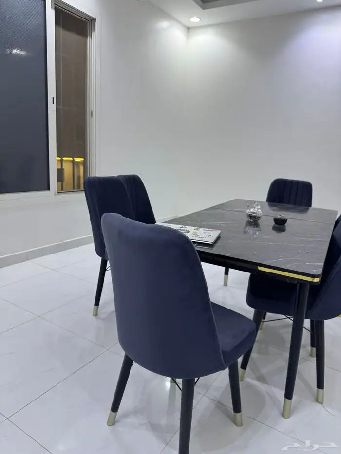 طاولة طعام 6 كراسي مستعملة - قابلة للطي تصغير وتكبير 1