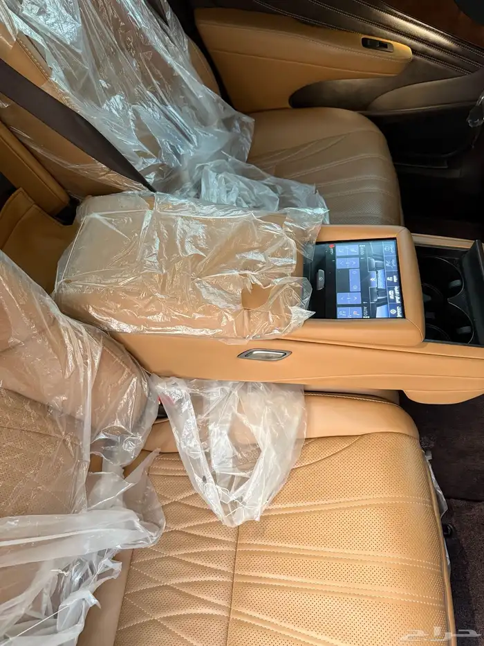 للبيع لكزس LS500h هايبرد ( مخزن ) سعودي اعلى افئه 35