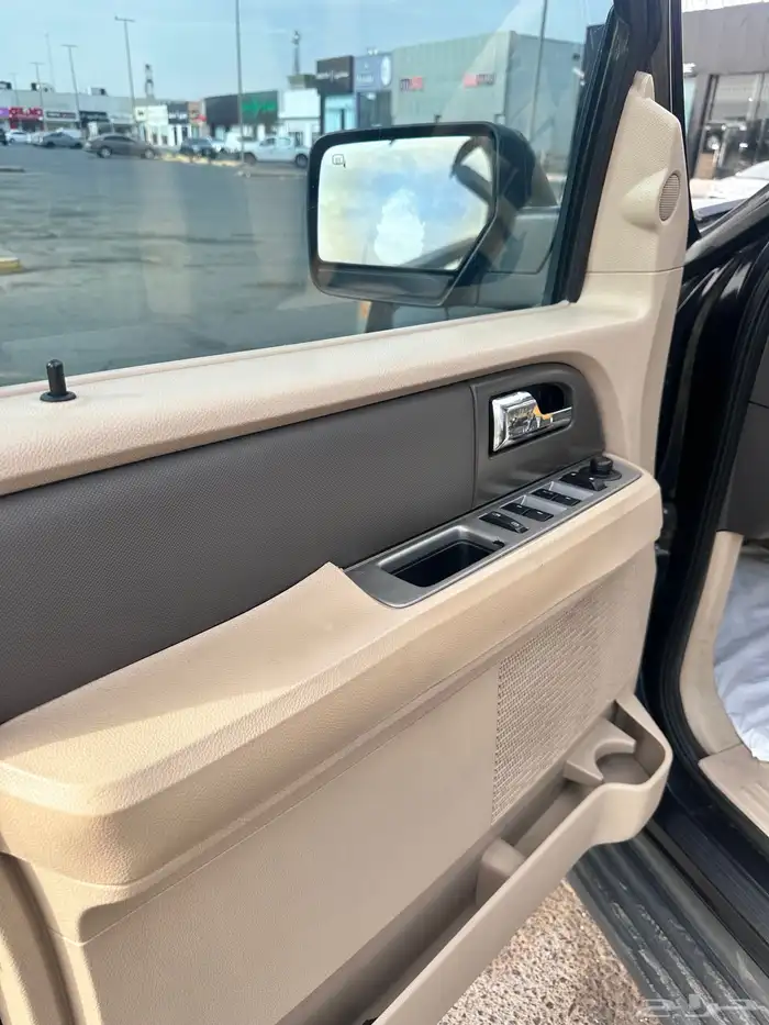 أكسبيديشن 2010 قصير ( دبل ) 9