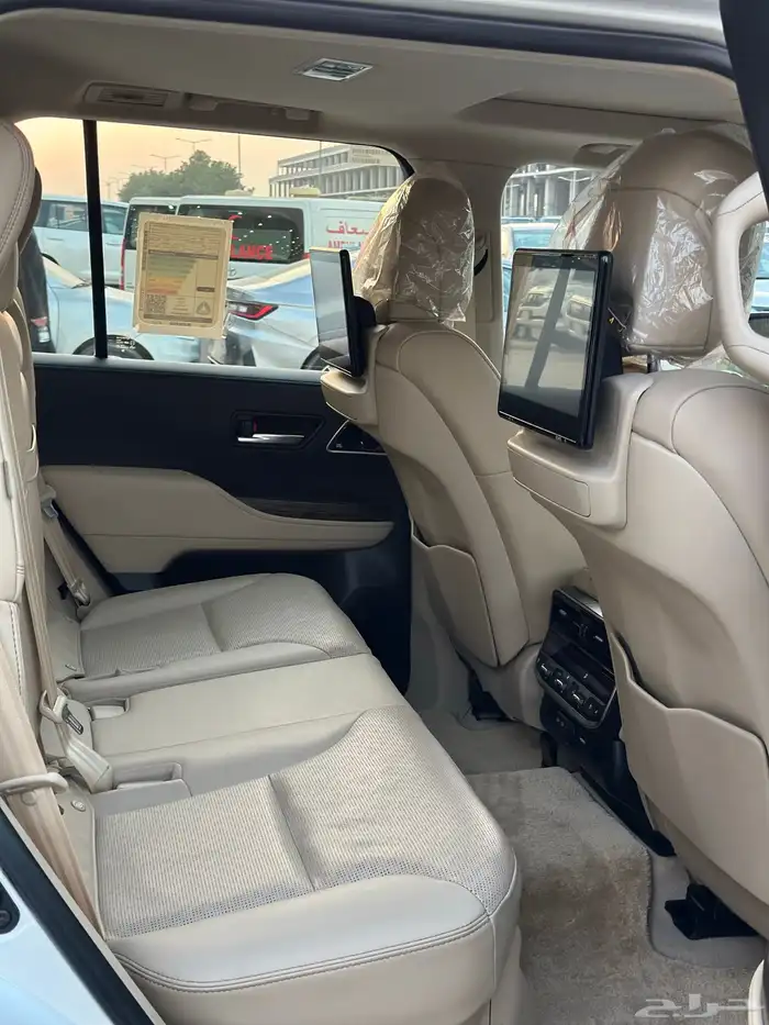 تويوتا لاندكروزر VXR فل كامل توين تيربو 2022 10