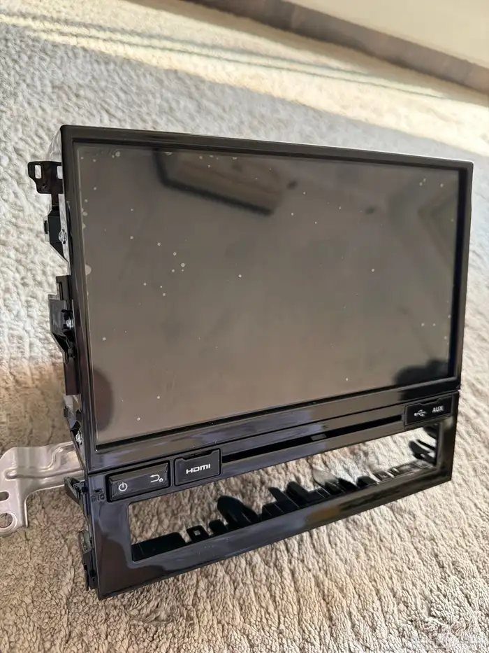 شاشة لاندكروزر جي إكس آر جراند تورنق2021 وكالة أصلي 0