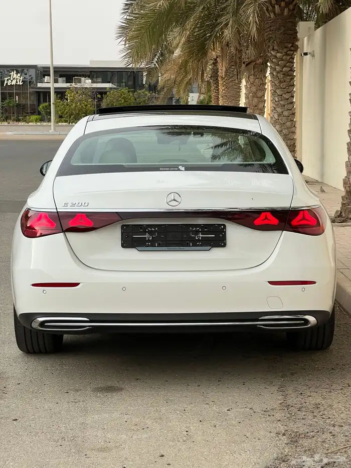 مرسيدس E 200 موديل 2025 عداد 7 آلاف كيلو ضمان الجفالي 12