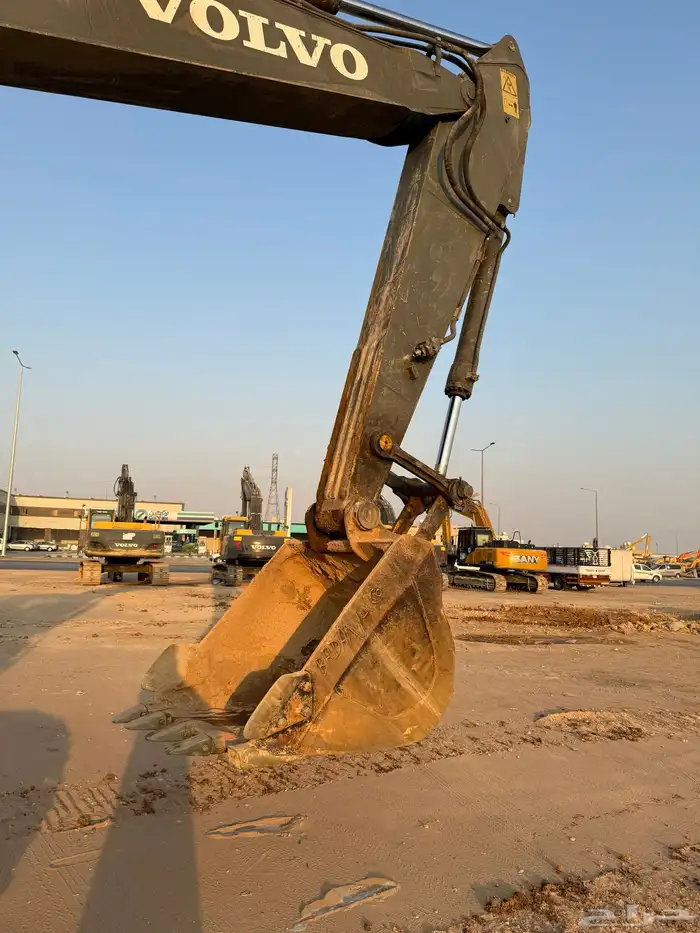 بوكلين فولفو 2009 للبيع مع الدقاق الرياض 14