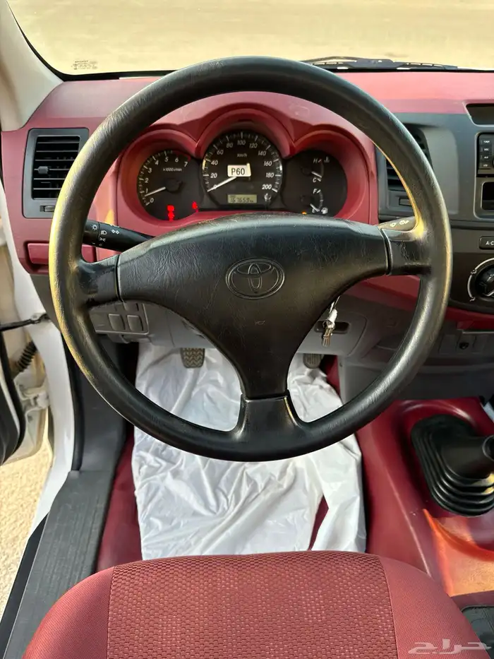 تويوتا هايلوكس 2014 GL سعودي عداد 167 الف 12