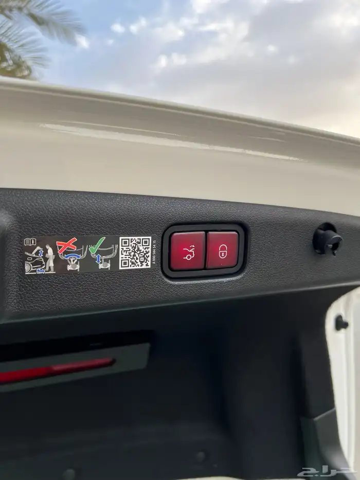 مرسيدس E 200 موديل 2025 عداد 7 آلاف كيلو ضمان الجفالي 45