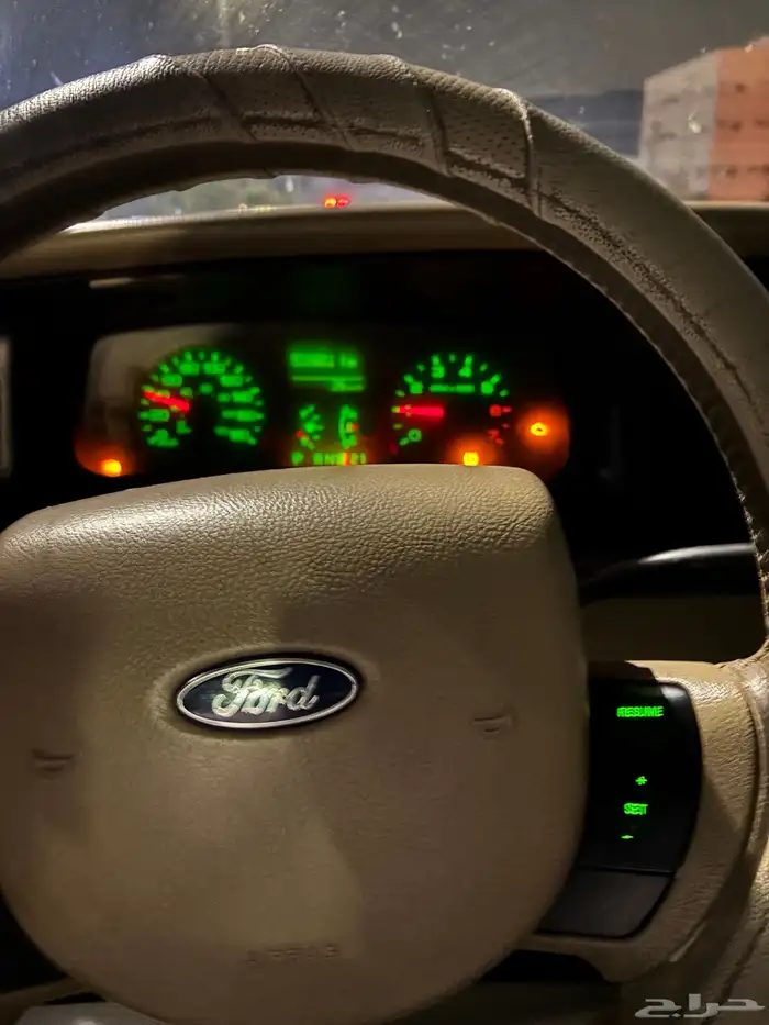 فورد فكتوريا 2011 8