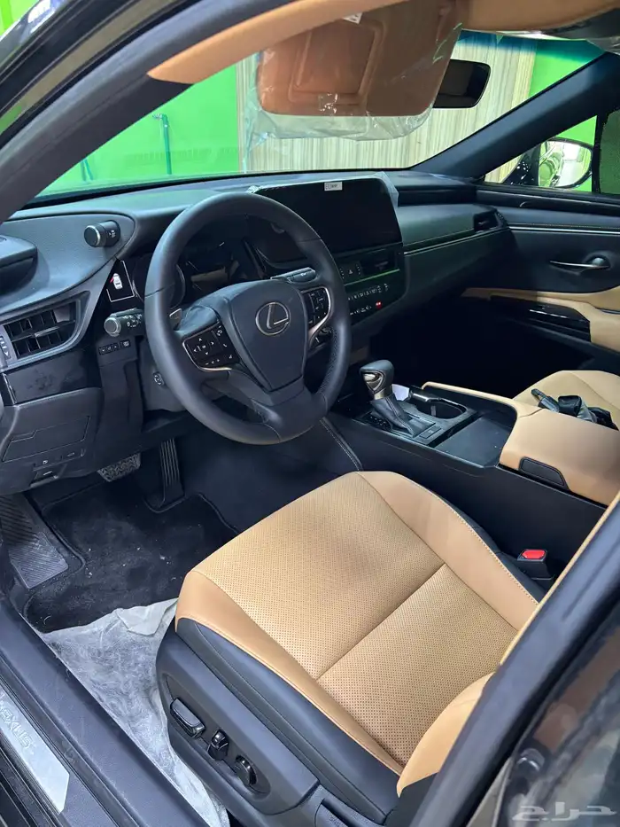 لكزس ES350 2025 CA بريمي ستاندر 1