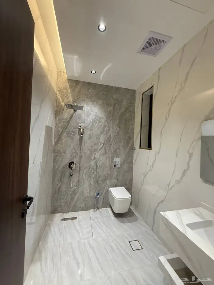 دور للبيع بحي السلام 7