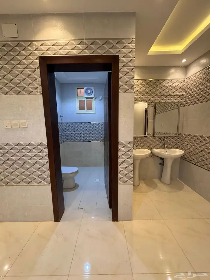 للبيع فيلا مستقله دورين وملحق من 840 الف خميس مشيط 29