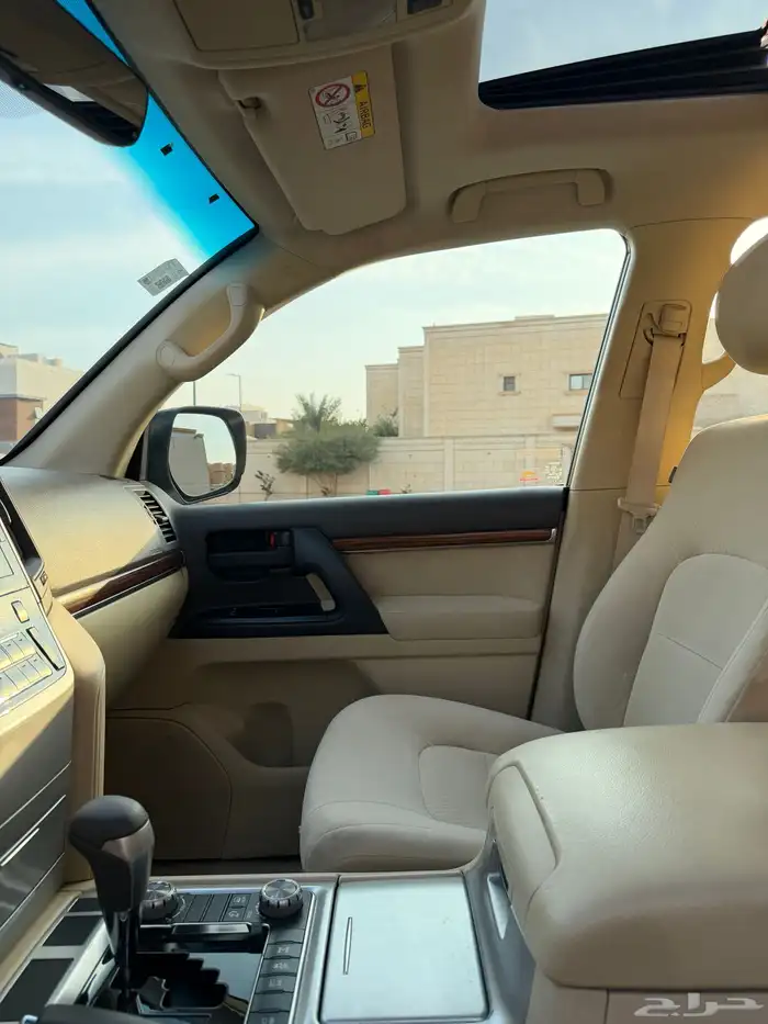 لاندكروزر 2017 رقم (( 3)) عدد الملاك ((2)) 29