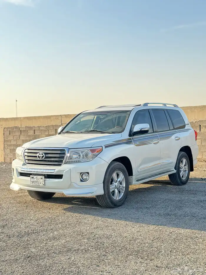 لاند كروزر 2013 للبيع V8 GX.R 2