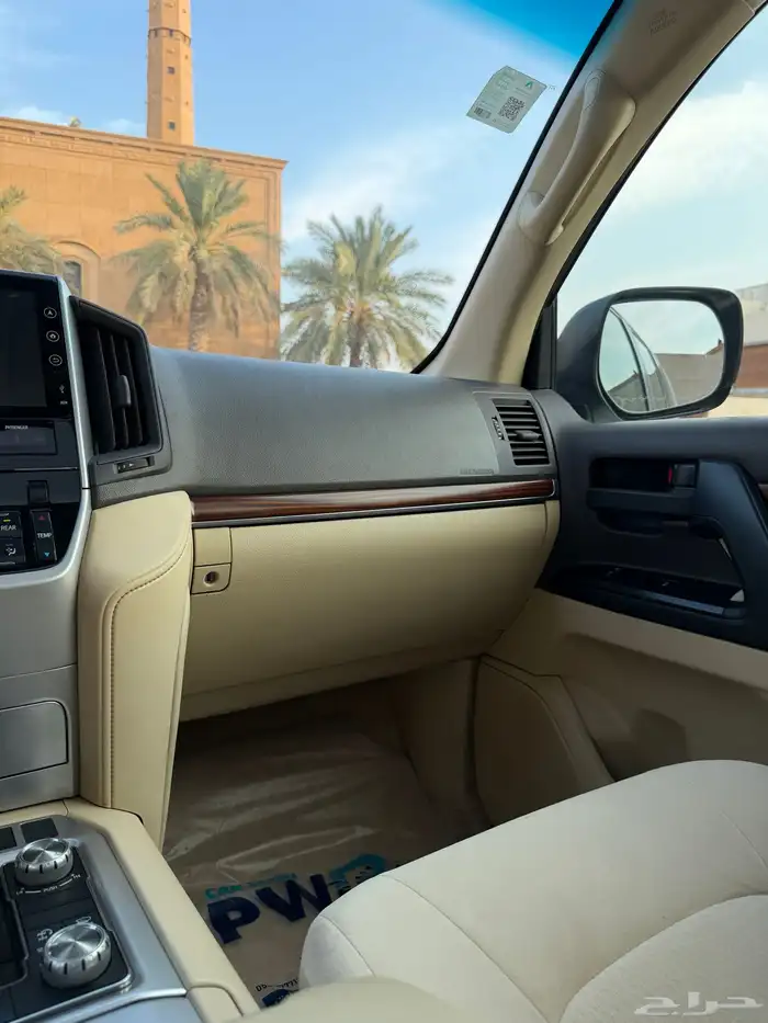 لاندكروزر 2017 رقم (( 3)) عدد الملاك ((2)) 41