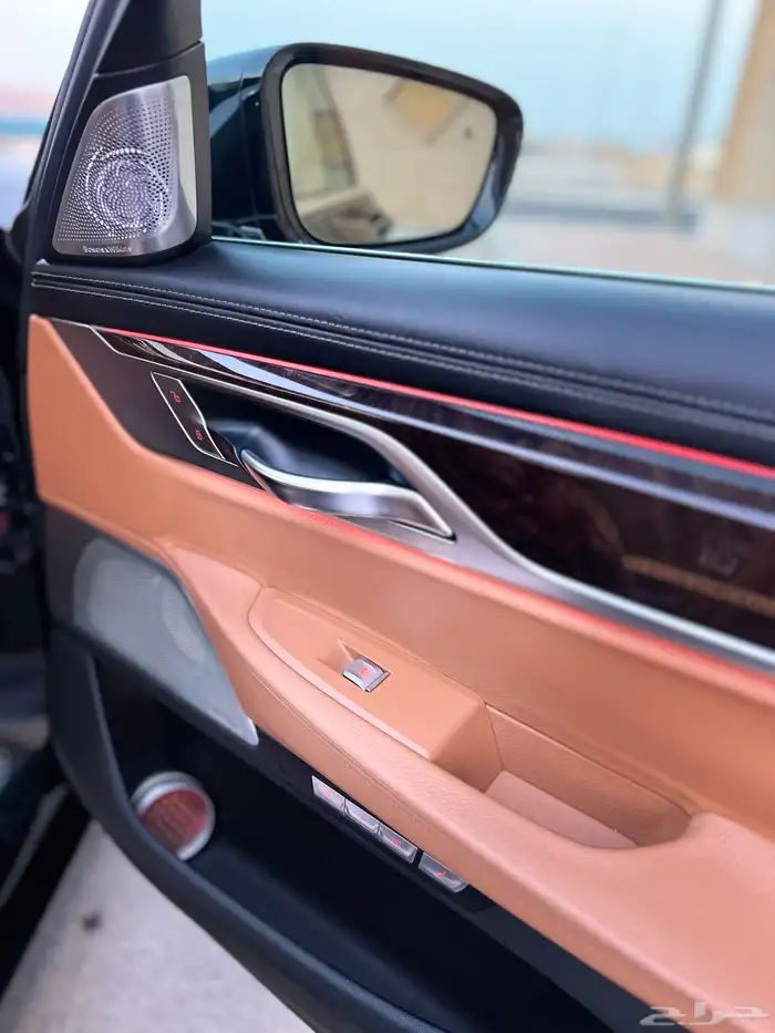 بي ام دبليو 750li ممشى قليل 2016 قمة النظافة بحالة الوكالة 38