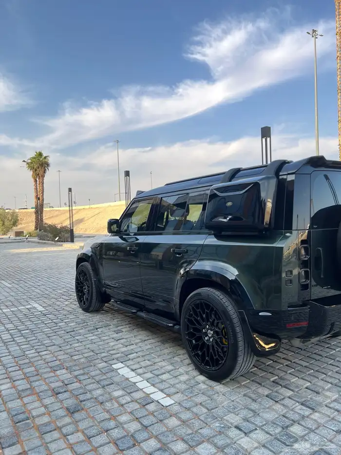 V6ديفندر 2020 20