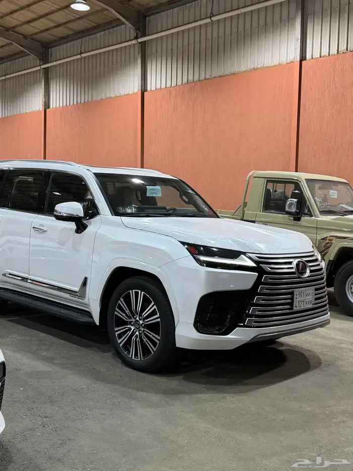 لكزس 2024 LX600 فئه BB بريمي فل كامل 1