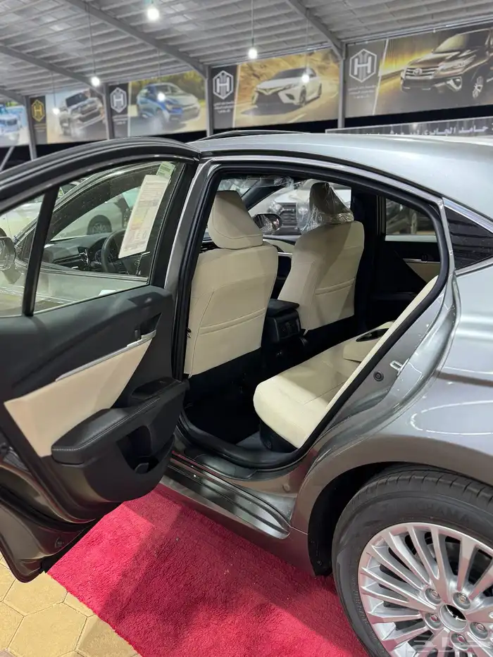 تويوتا كامري E-PLUS هايبرد 2025جديد سعودي 109.000 شامل 25