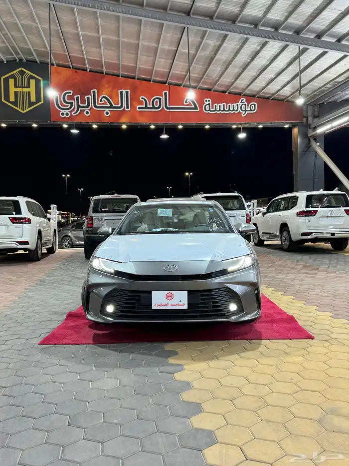 تويوتا كامري E-PLUS هايبرد 2025جديد سعودي 109.000 شامل 1