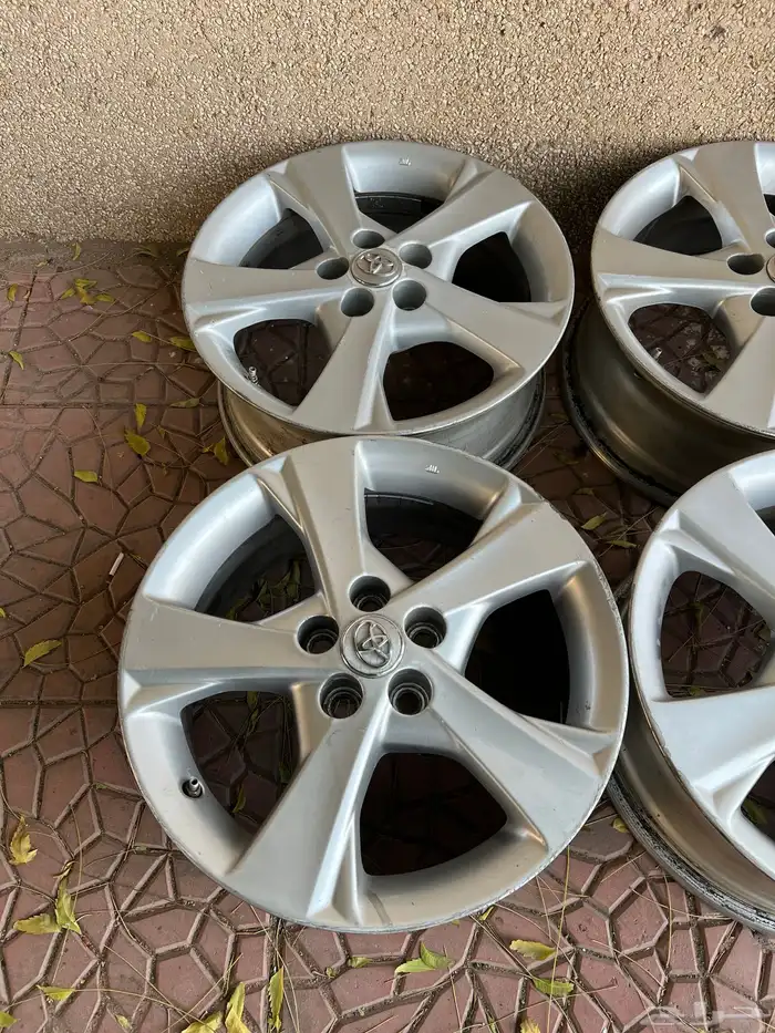 للبيع طقم جنوط كورولا فل كامل اصلية 2013 2