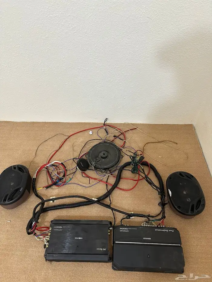 سماعات مع منضمات صوت 0