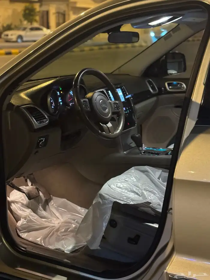 جيب قراند شيروكي 2012 10