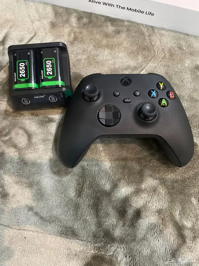 اكس بوكس سيريس و شاشه قيمنق متنقله 1