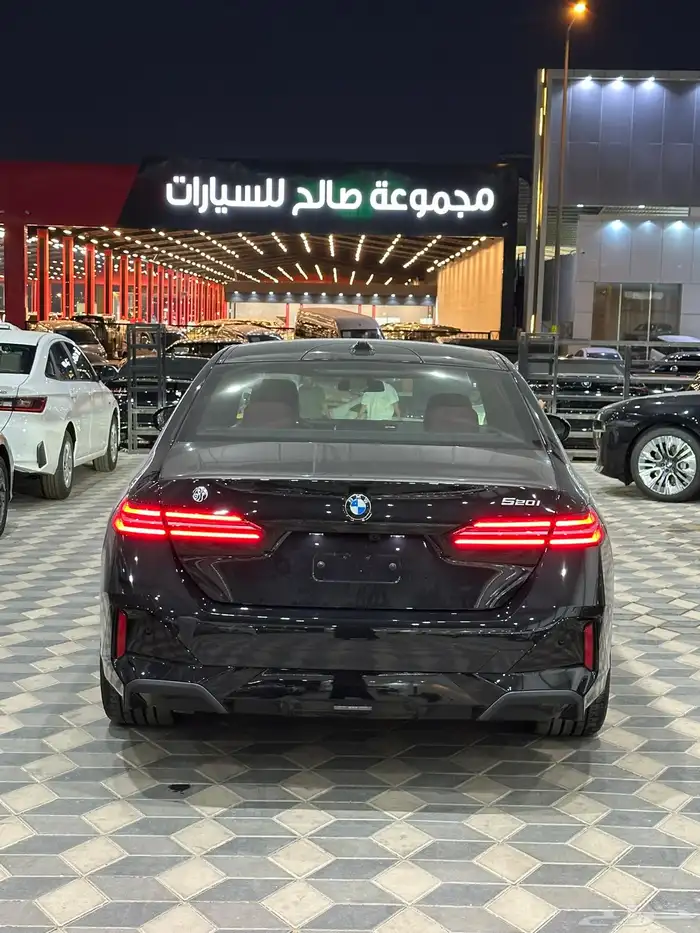 البيع بي ام دبيلو موديل 2026 حجم 520فل كامل 3