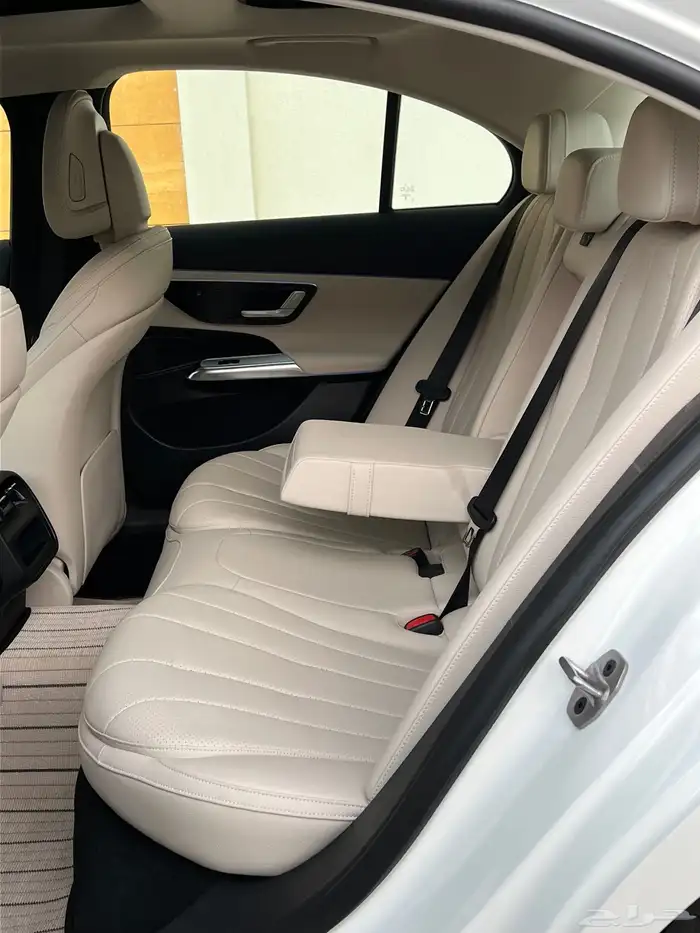 مرسيدس E 200 موديل 2025 عداد 7 آلاف كيلو ضمان الجفالي 52