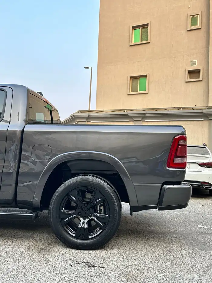 للبيع دوج رام 1500 10