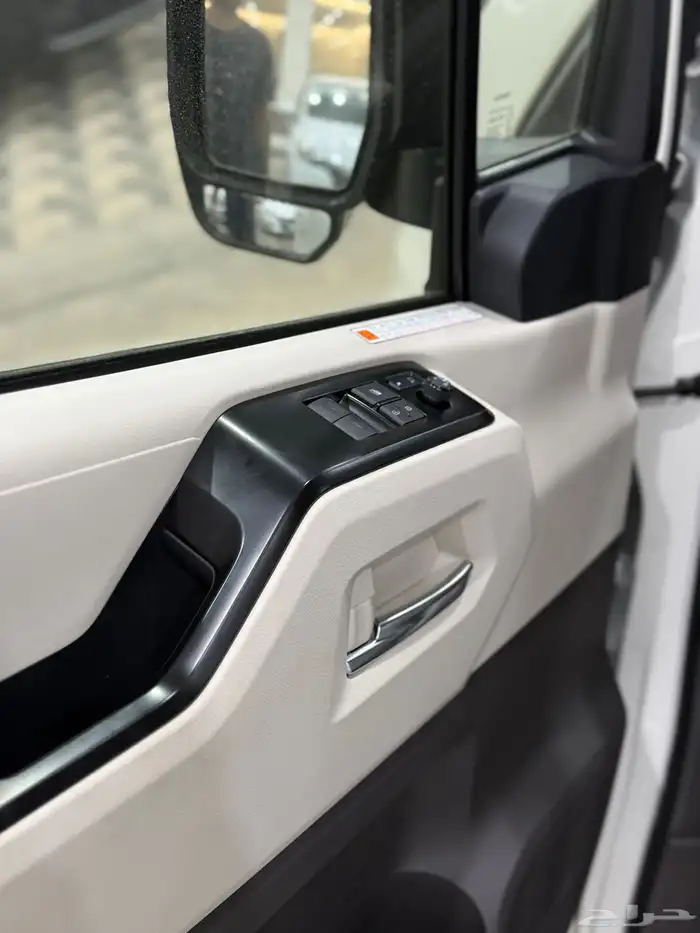 تويوتا هايس 2025 GL ( 13 ركاب - أوتوماتيك- ديزل - سقف عالي) 8