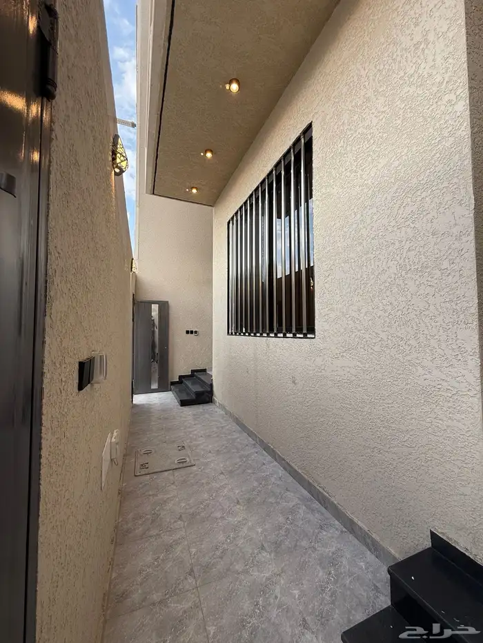 للبيع شقق ارضيه بمداخل مستقله حي الراقي وسط الخدمات 4