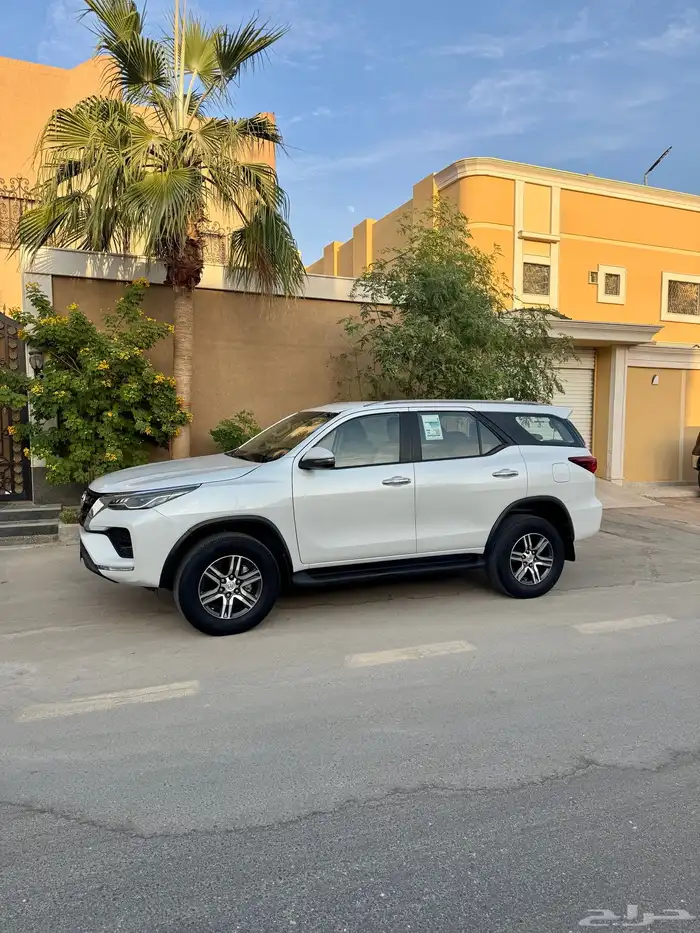 فورشنر 2023م 6 سلندر فئة VX1 1