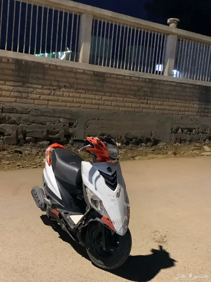 السلام عليكم اعرض لكم دباب بطه مشكلته مكينه حدي فيه 300 0