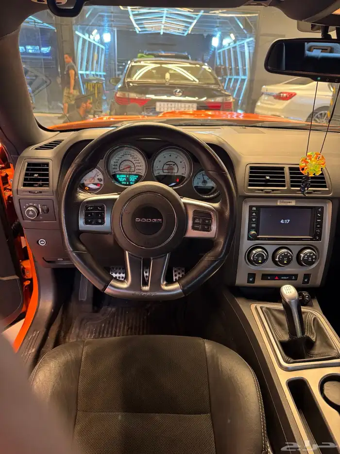 تشالنجر srt قير عادي 2012 6