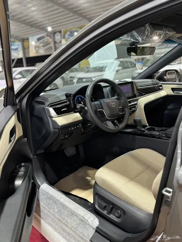 تويوتا كامري E-PLUS هايبرد 2025جديد سعودي 109.000 شامل 8