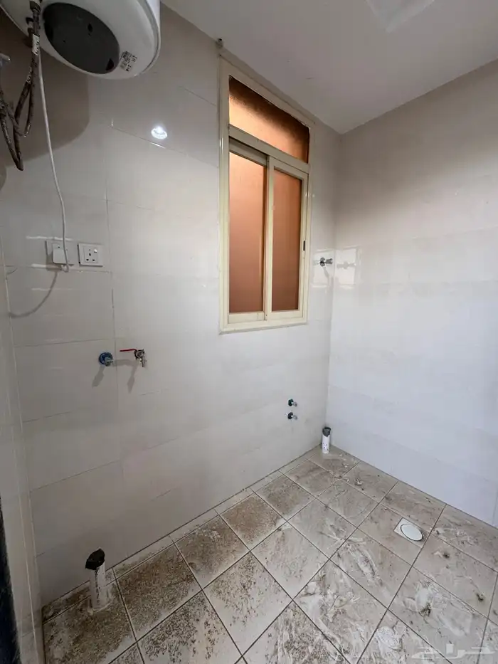 للبيع فيلا مستقله دورين وملحق من 840 الف خميس مشيط 31