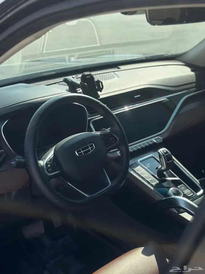 جيلي ازكارا 2021 اسود 18