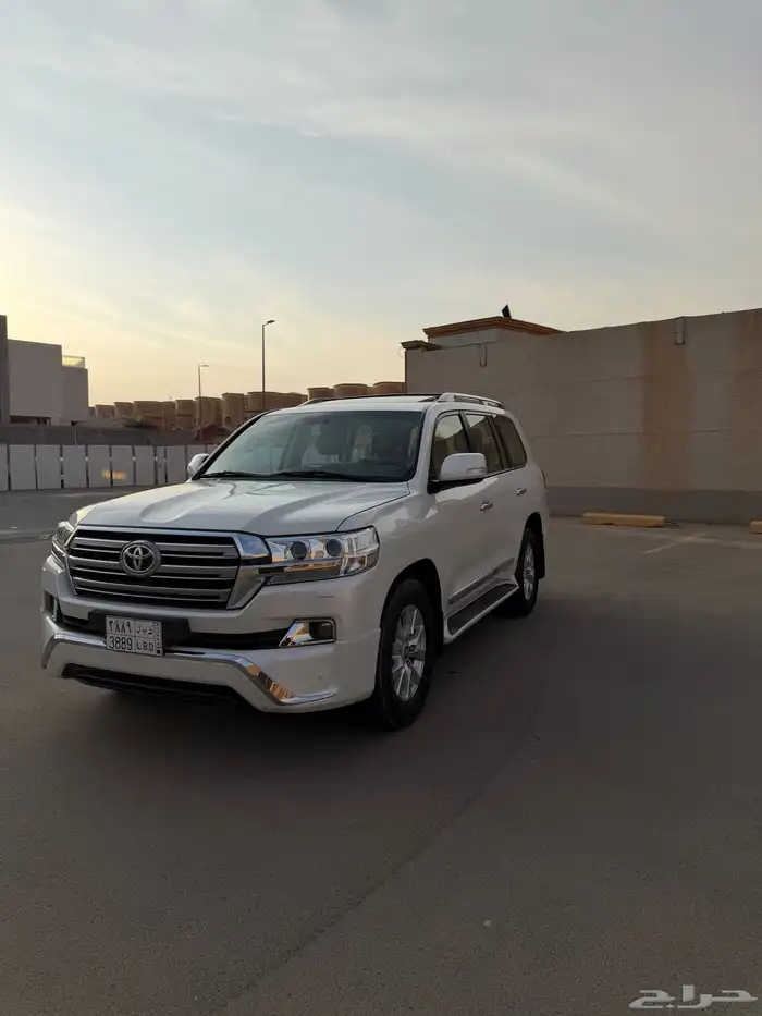 لاندكروزر 2017 رقم (( 3)) عدد الملاك ((2)) 9