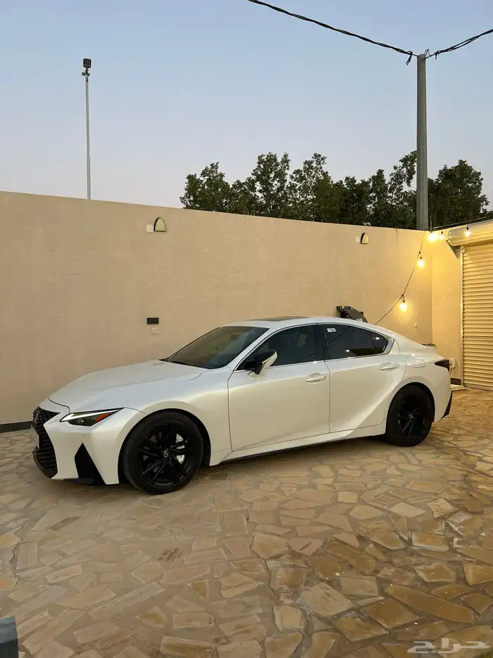 لكزس IS300 2022 1