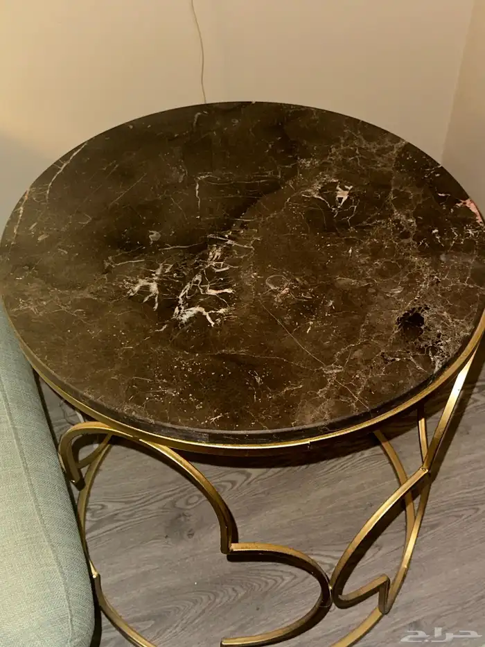 كنبتين وطاوله جانبيه 300ريال 0