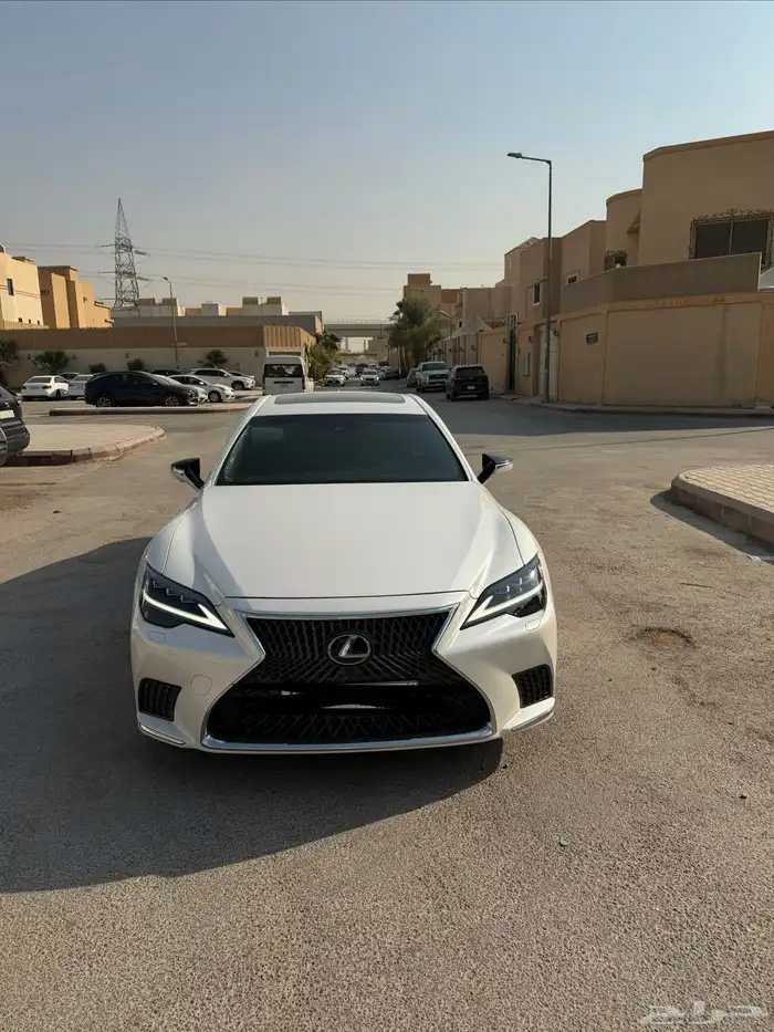 للبيع لكزس 2022 نظيفه 12