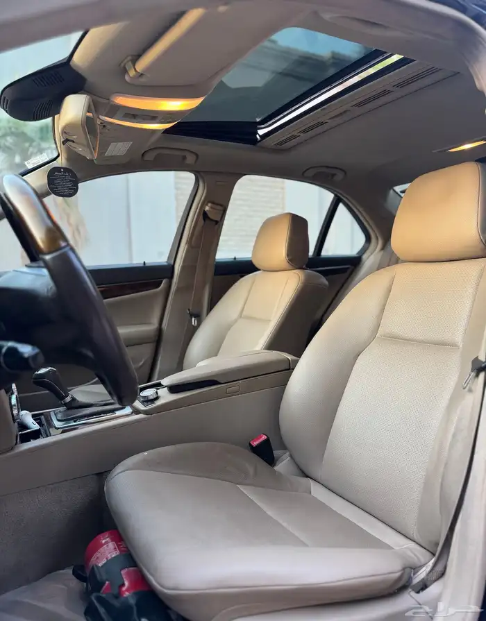 للبيع مرسيدس c200 2012 ممشى قليل 9