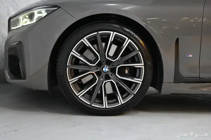 بى ام دبليو 740li-2022-خليجى 4